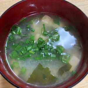 ★お味噌汁★玉ねぎとわかめ